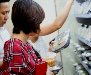 Cuộc đua bán bún bò, nước mía… vào tủ lạnh gia đình Việt