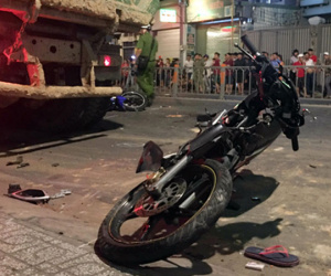 Tài xế ôtô tông 6 xe máy ở Sài Gòn: 'Tôi chạy nhanh, né xe khác'