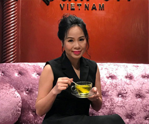 Chị gái văn phòng bỏ việc thành bà trùm 'vàng đỏ' Việt Nam