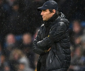 Conte: 'Tôi không ngu đến mức chơi đôi công với Man City'