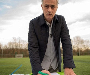 'Người đặc biệt' Mourinho kí hợp đồng với điện Kremlin, Nga
