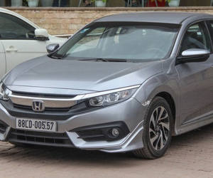 Giá thấp hơn 140 triệu đồng, Honda Civic phiên bản mới bị cắt giảm gì so với bản đủ?