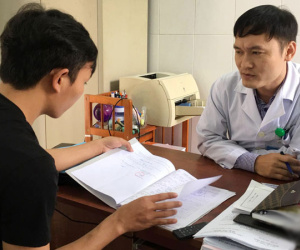 Nam sinh đột nhập máy bay từng dùng ma túy, bị ảo giác