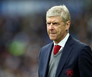 Tương lai của Wenger sẽ được cân nhắc qua từng trận