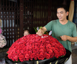 Chợ hoa Sài Gòn trắng đêm chuẩn bị cho 8/3
