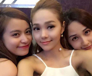 Hai cô bạn độc thân giàu có, đẳng cấp và xinh đẹp của Hoàng Thùy Linh