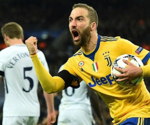 Higuain: 'Các đội bóng Anh luôn để lộ khoảng trống phía sau'