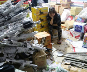 Công an thu giữ cả kho súng, kiếm, dụng cụ kích dục