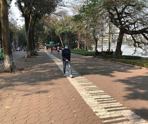 Hà Nội bóc hết 20 loại gạch, lát mới toàn bộ vỉa hè hồ Gươm