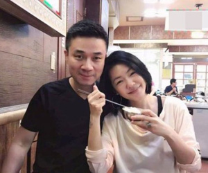 Bắt quả tang tin nhắn chồng với nhân tình, cô vợ trẻ 'ủ mưu' in hết ra rồi ép plastic gửi nhà nội