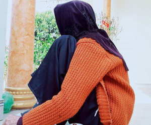 Cô nàng kể chuyện bà nội gần 100 tuổi đáng yêu hết mức: Nghiện uống nước tăng lực, cháu mặc quần rách cứ tưởng là ăn xin