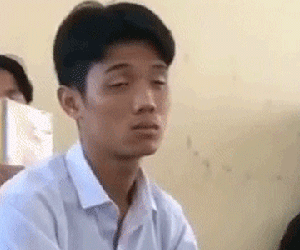 10X ngủ gật 'thần thái': Do tối hôm trước phụ mẹ bán hàng muộn quá!