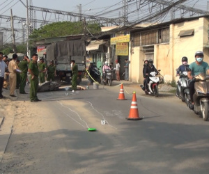 Cô gái 20 tuổi chết thảm dưới bánh xe tải trên đường phố Sài Gòn