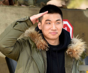 Daesung đã cạo đầu, chính thức nhập ngũ cùng G-Dragon và các thành viên Big Bang vào hôm nay