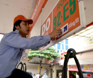 Bộ Công Thương chưa nhận được đề xuất bán lại xăng RON 92