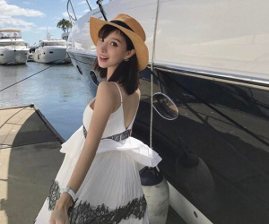 Cuộc sống xa hoa, nhan sắc 'trông mòn con mắt' của Di Vy Tịnh - hot mom nổi danh Trung Quốc