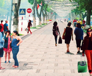 Vỉa hè Hồ Gươm được đề xuất lát đá hoa cương vì 'đẹp và bền'