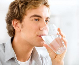 3 thói quen vào buổi sáng gây hại đến sức khỏe nam giới
