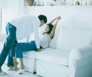 Anh đừng quên yêu vợ, nhân lúc mình còn trẻ hãy dịu dàng với nhau đi!