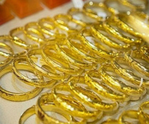 Giá vàng hôm nay 15/3: Vàng hạ nhiệt sau cú tăng vọt