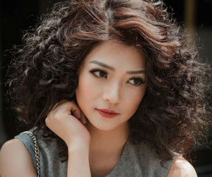 Kiều Anh: ‘Từng có diễn viên kiêm má mì rủ tôi đi khách’