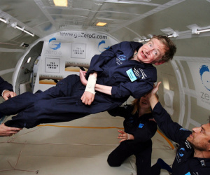 Nghị lực sống phi thường của Stephen Hawking đáng để người trẻ học hỏi