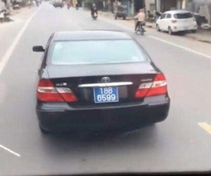 Đánh võng và chèn ép xe khách, lái xe Ban Tổ chức Tỉnh ủy Nam Định bị phạt nguội