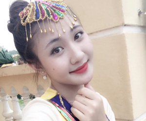 Ngắm vẻ đẹp trong trẻo của nữ sinh dân tộc Mường