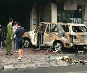 Tạm giữ nghi phạm đổ xăng đốt ô tô của chủ nợ để trả thù cho vợ