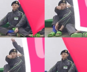 Lộ ảnh G-Dragon trong quân ngũ: Đi dép lê, ngồi một góc đáng yêu cùng đồng đội