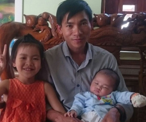Cuộc sống 'gà trống nuôi con' sau ngày nữ giáo viên bị ung thư, giành giật sự sống từng ngày để sinh con qua đời