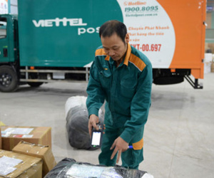 Gửi đông trùng hạ thảo, khách bị Viettel Post tráo hàng, xé nhãn