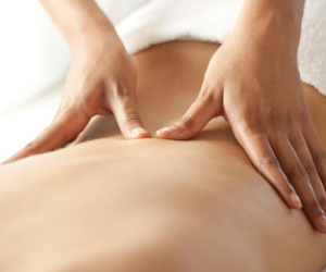 Nghiện dịch vụ 'từ A tới Z' ở tiệm masage vì chồng 'trốn yêu'