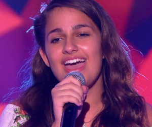 Cô bé 13 tuổi gây sốt khi cover 'Havana' tại The Voice Kids Brazil