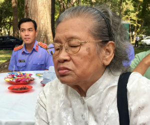 Cụ bà 81 tuổi vượt 300 km đi viếng nguyên Thủ tướng Phan Văn Khải