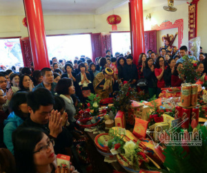 Hà Nội giáng chức hiệu trưởng đi lễ giờ hành chính