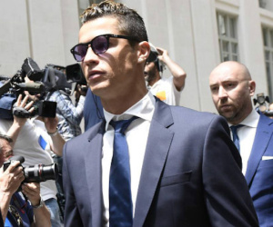 Ronaldo bị nghi trốn thuế: Không muốn vào tù, vung 721 tỷ đồng 'chạy án'