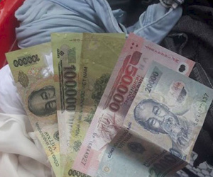 Anh chồng khoe thành tích thửa được tiền quên của vợ khi giặt quần áo, cư dân mạng bóc mẽ sự thật phía sau