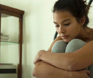 Họ đi rồi để mình em mặc chiếc váy cô dâu đứng khóc vật vã vì bị bỏ rơi ngay trong ngày cưới