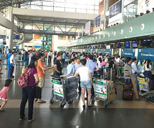 Phát hiện 4 khẩu súng, 650 viên đạn của khách tại sân bay Nội Bài