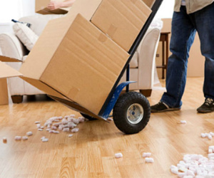 Tôi gặp rắc rối khi bán nhà cho người quen
