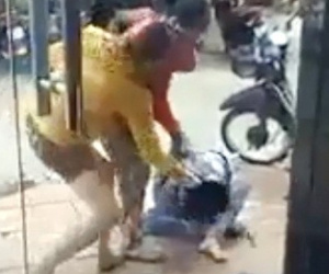 Truy tìm tung tích 2 phụ nữ đánh người dã man trên phố
