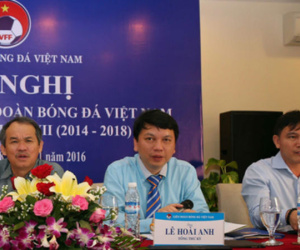 Bầu Đức và bầu Tú - nên nhìn về một hướng dù không thể nhìn nhau