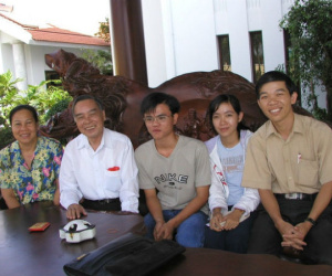 Cậu học trò nghèo trưởng thành nhờ 'học bổng của bác Khải'