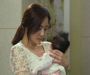 Chỉ vì một câu nói của hàng xóm mà mẹ chồng tôi nhất định tước quyền nuôi con của tôi