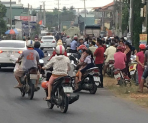 Cô gái phát hiện thi thể hàng xóm bốc mùi trong căn nhà khoá bên ngoài