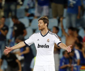 Xabi Alonso đối mặt với án tù 5 năm vì trốn thuế