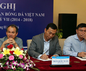 Bầu Đức: Thay mặt VPF cám ơn nếu ông Tú bỏ 2 chức