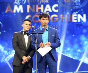 Xuân Bắc, Việt Tú mượn sóng trực tiếp 'đá xoáy' màn cầu hôn của Trường Giang - Nhã Phương?