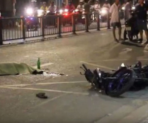 Người cha gào khóc bên thi thể con trai gặp tai nạn